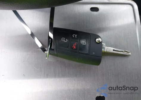 2019 Volkswagen Jetta 1.4T R-Line/1.4T S/1.4T Se из США, поврежденный, VIN 3VWC57BU1KM033688